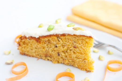 Torta di carote, arancia, pistacchio e… tahina