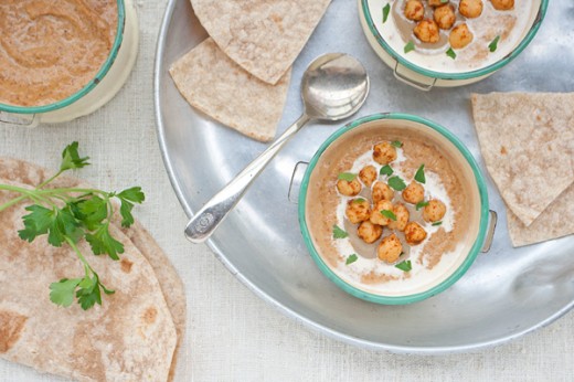 Zuppa di lenticchie e carote con ceci e tahina